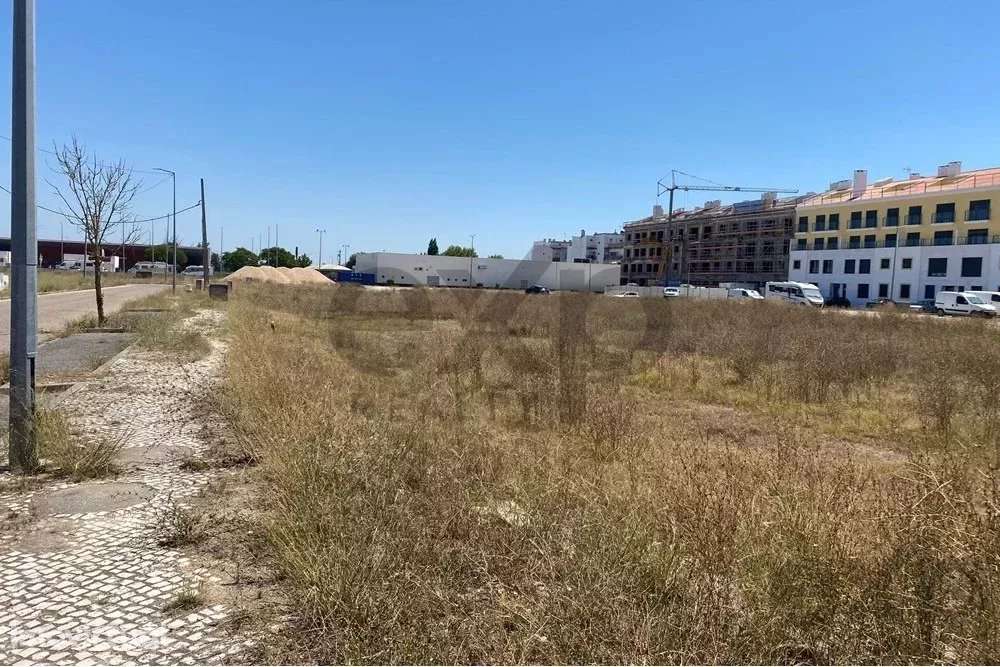 Lote com projecto aprovado 16 apartamentos -centro de Coruche - Grande imagem: 4/19