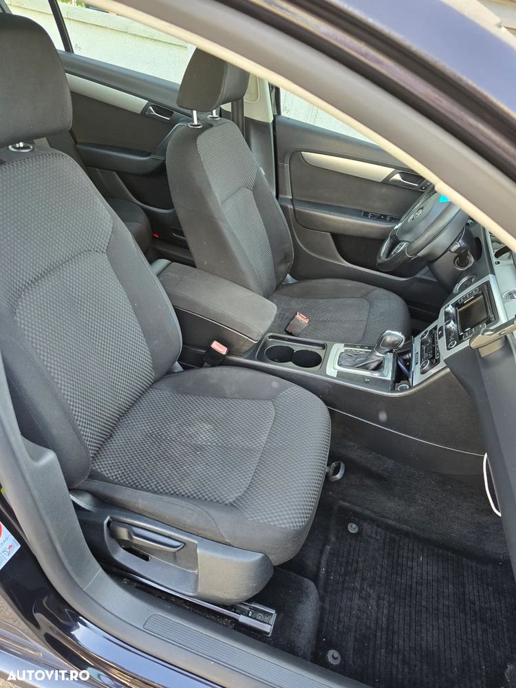 Volkswagen Passat Variant 2.0 TDI BlueMotion Technology DSG Comfortline - 8