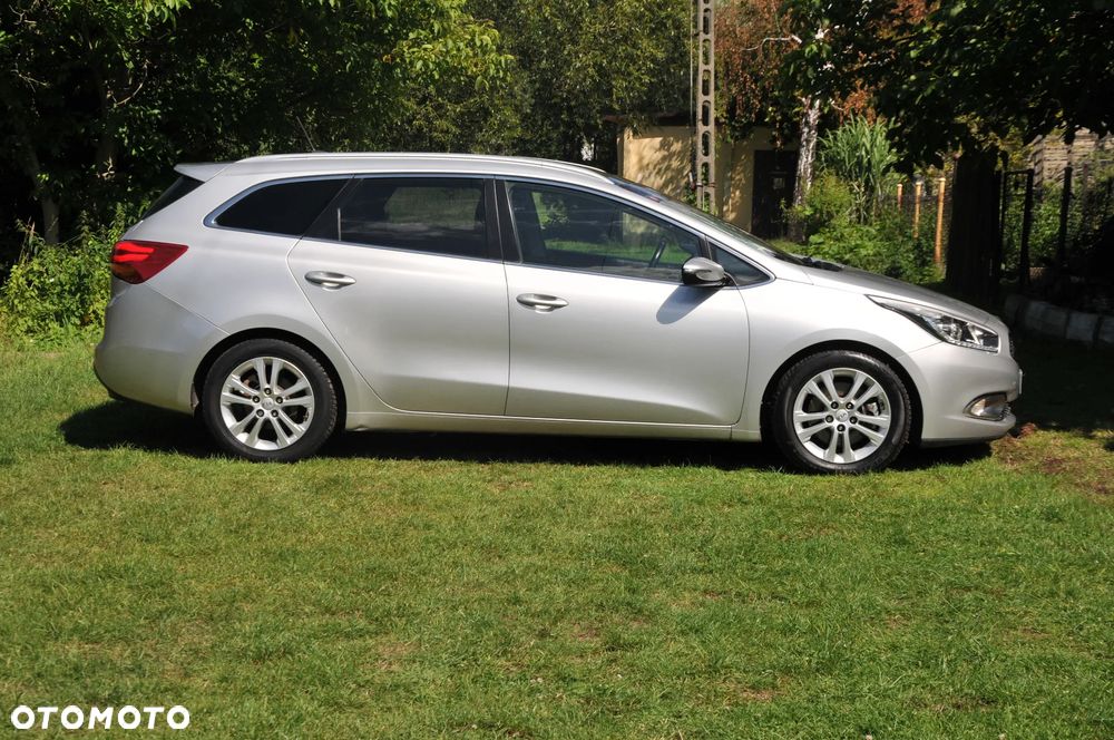 Kia Ceed 1.6 GDI Dream Team Edition - 9