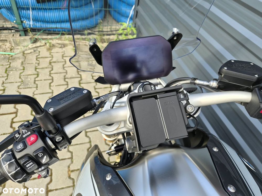 BMW R - 19