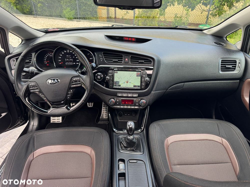 Kia Ceed 1.6 GDI Platinum Edition - 25