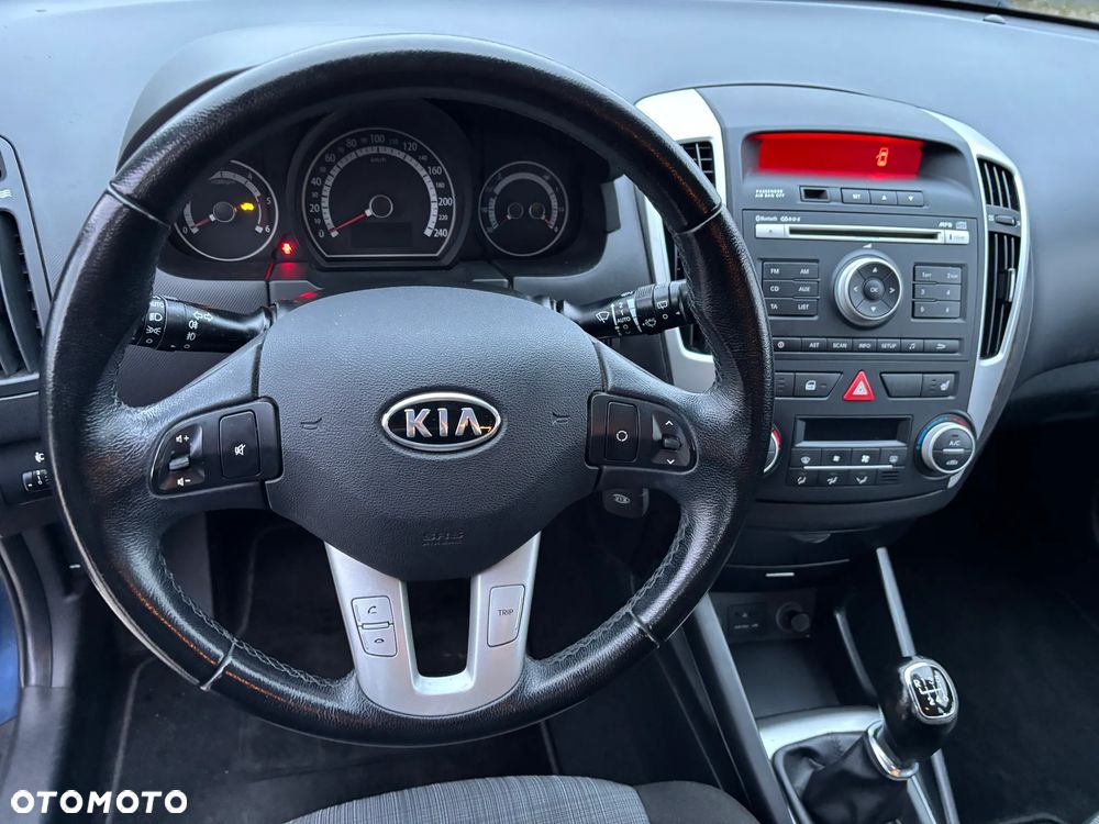 Kia Ceed 1.6 CRDi 90 Spirit - 12