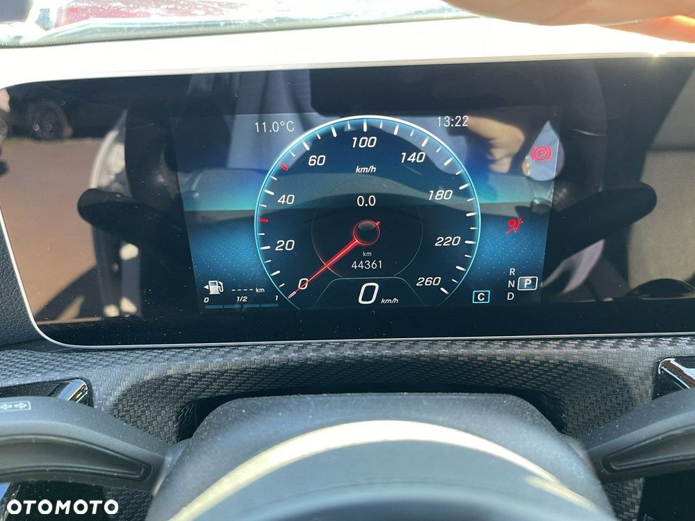 Mercedes-Benz CLA 180 7G-DCT - 10