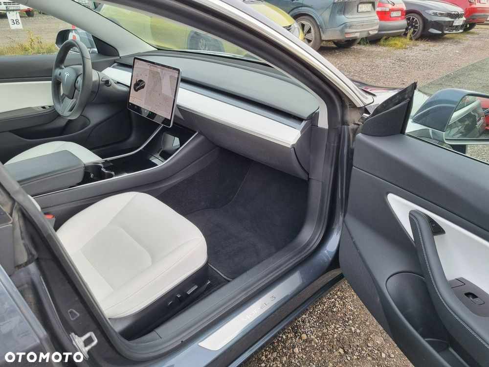 Tesla Model 3 Langstreckenbatterie Allradantrieb Dual Motor - 16