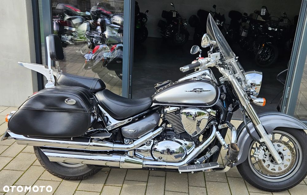 Suzuki VL 800 Volusia - Boulevard C50 - 3