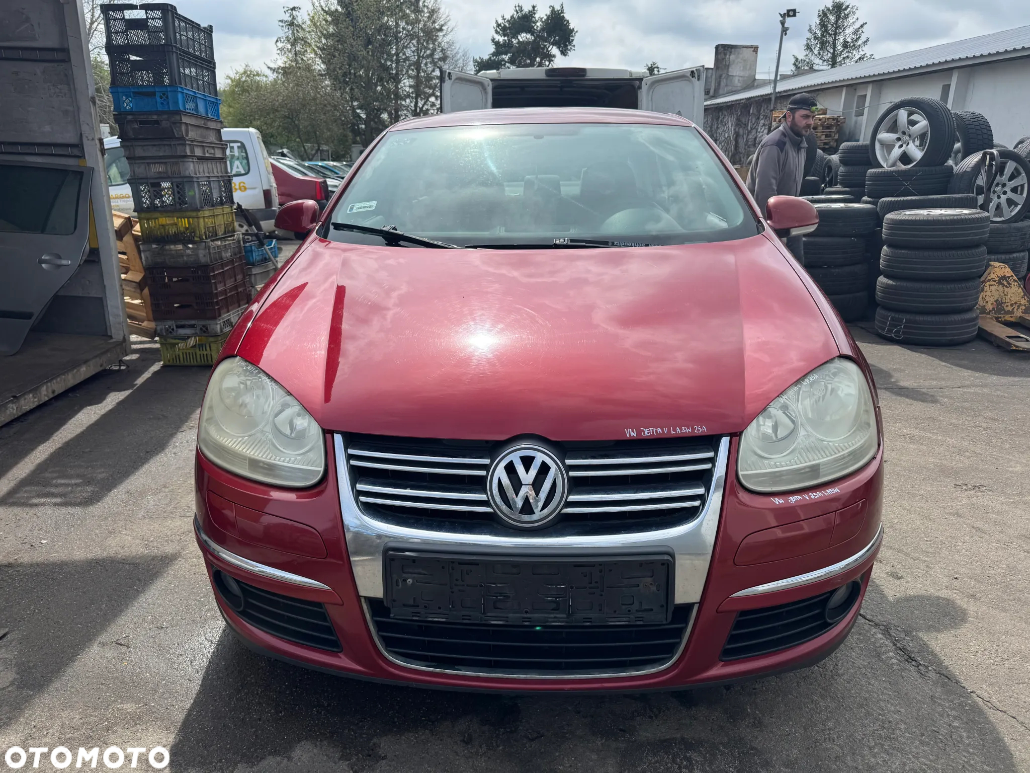 VW JETTA V 1.6 MPI 102KM 75kW BSE CZERWONY SEDAN NA CZĘŚCI - 2