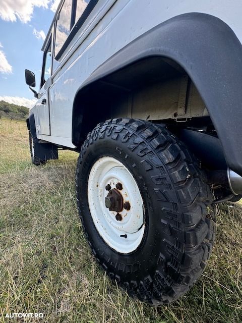 Land Rover Defender 110 County SW - 12