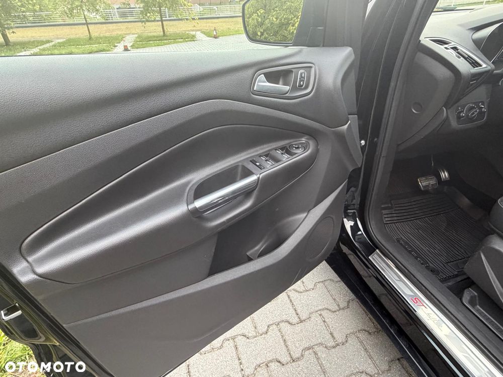 Ford Kuga 2.0 TDCi 4x4 ST-Line - 10
