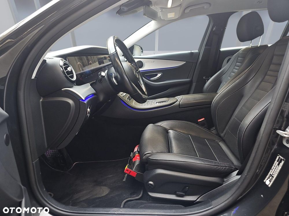 Mercedes-Benz Klasa E 220 d 4-Matic - 9
