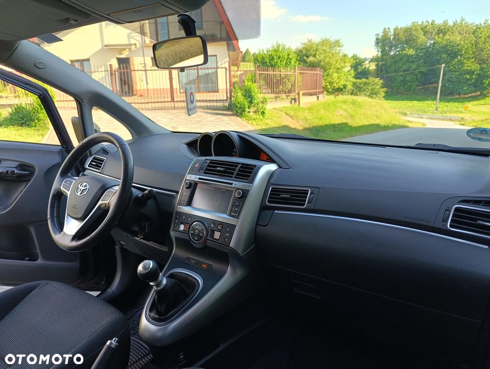 Toyota Verso 1.6 Premium - 34