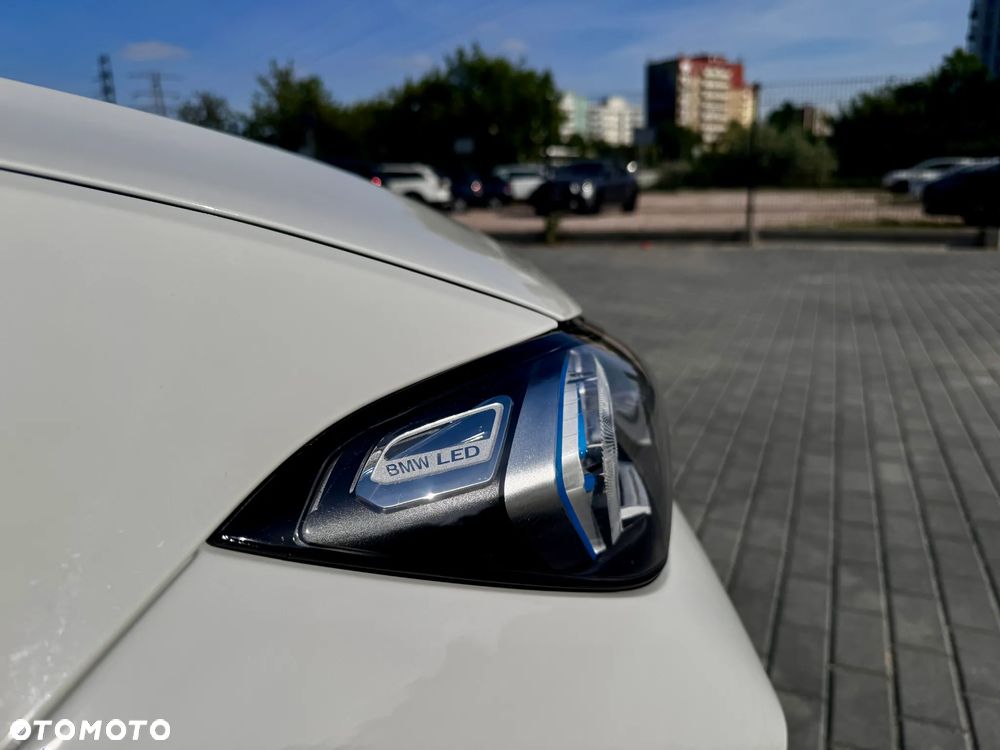 BMW Seria 3 318i M Sport - 22