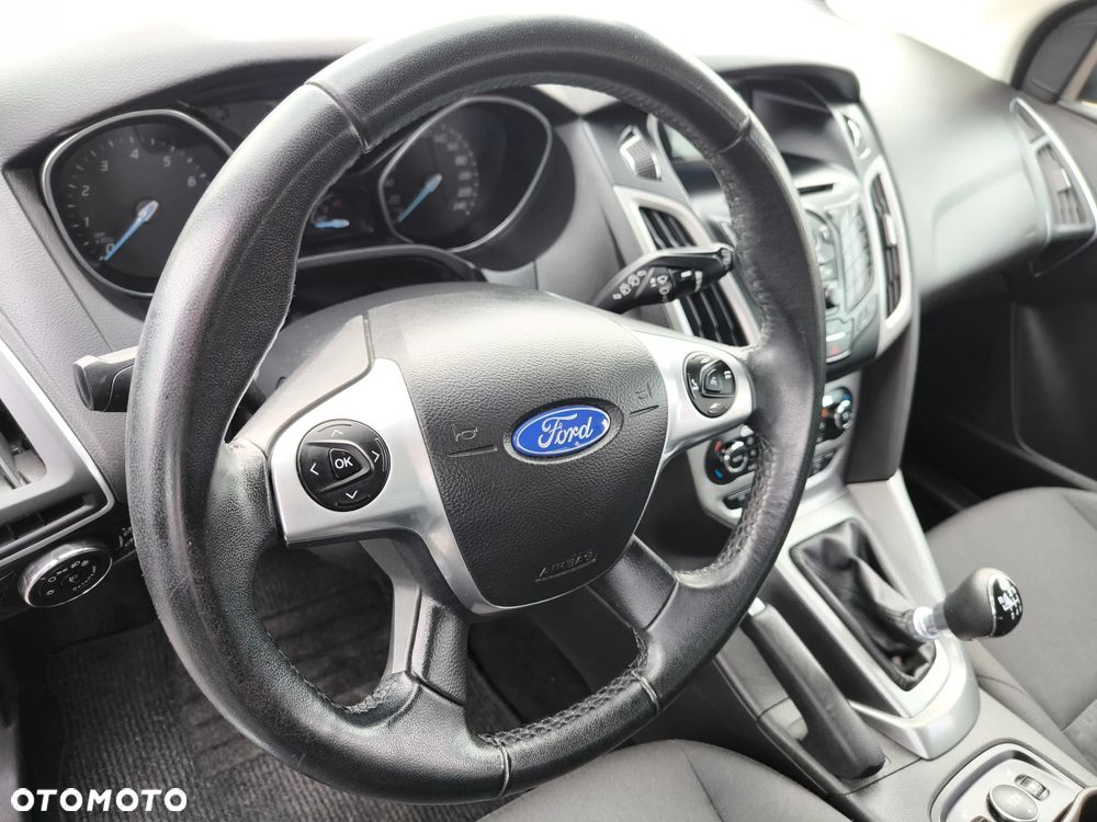 Ford Focus - 30