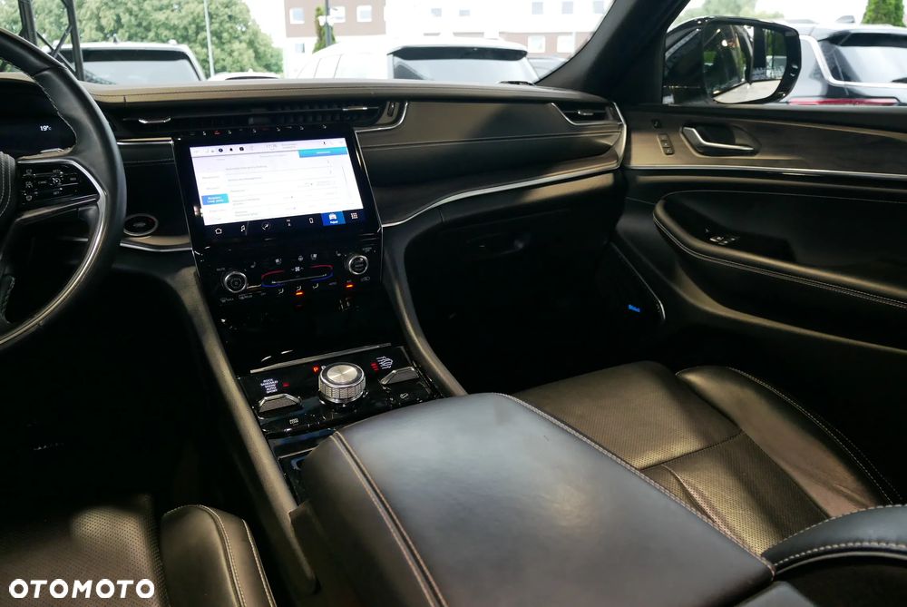 Jeep Grand Cherokee - 20