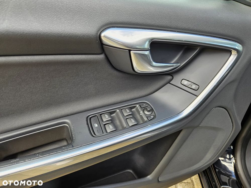 Volvo V60 D2 Kinetic - 13