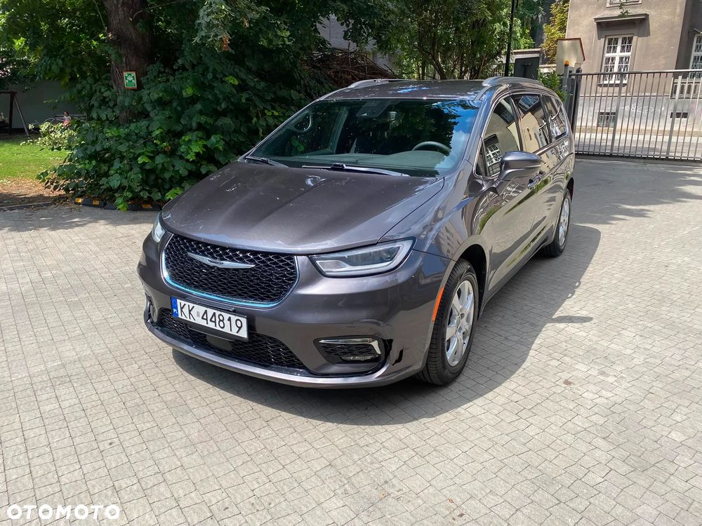 Chrysler Pacifica - 1