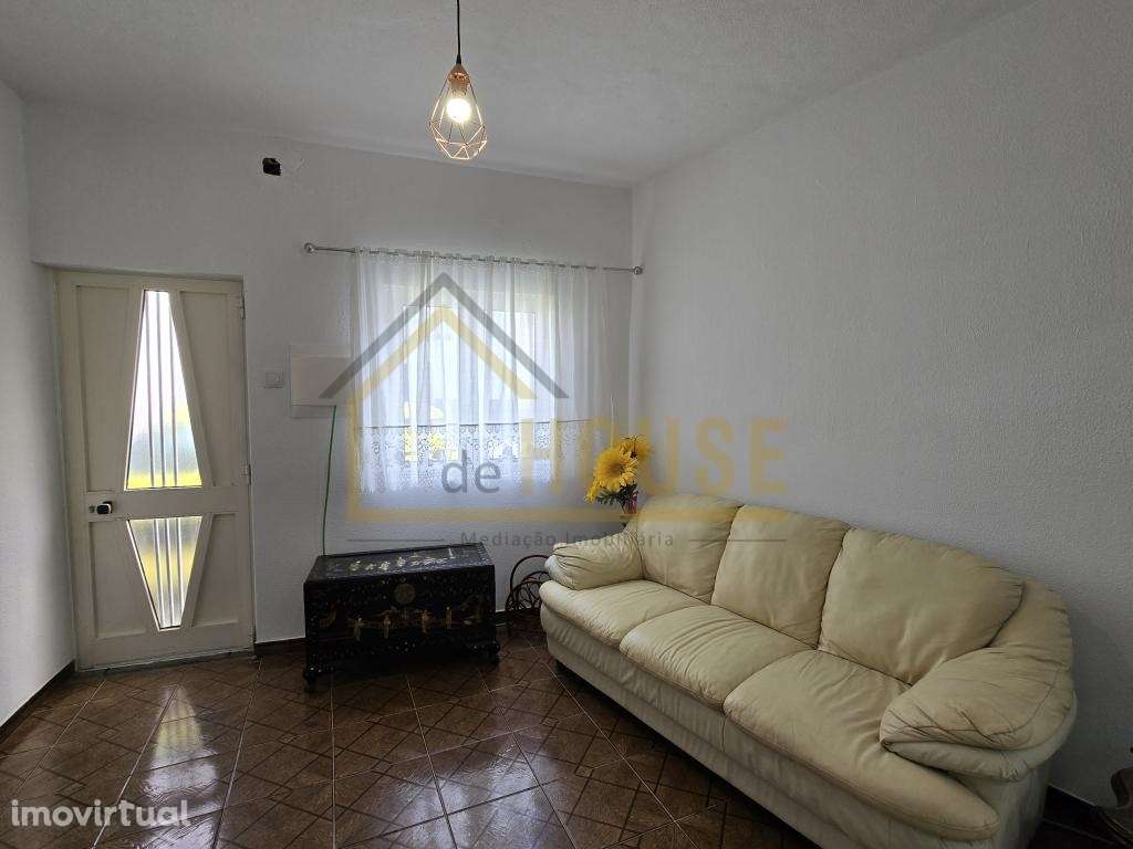 Andar Moradia Térrea T1+1, perto Lourinhã - Grande imagem: 2/17