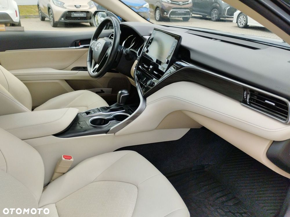 Toyota Camry 2.5 Hybrid Executive CVT - 9