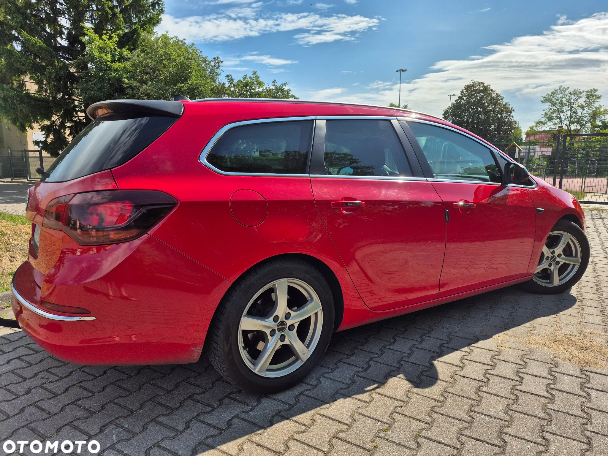 Opel Astra 2.0 CDTI DPF Sports Tourer Design Edition - 8
