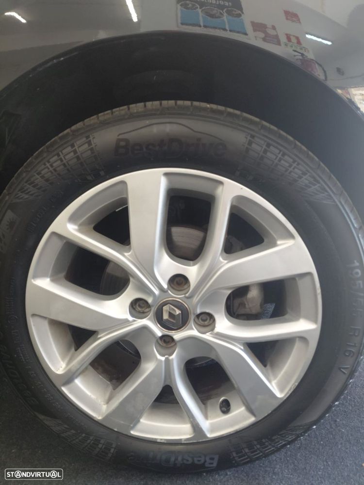 Renault Clio 0.9 TCe Limited - 23