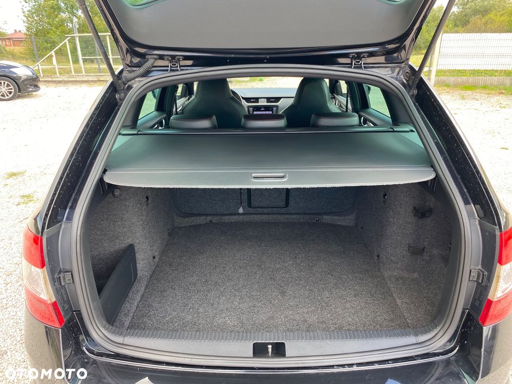 Skoda Octavia 2.0 TDI DSG RS - 27
