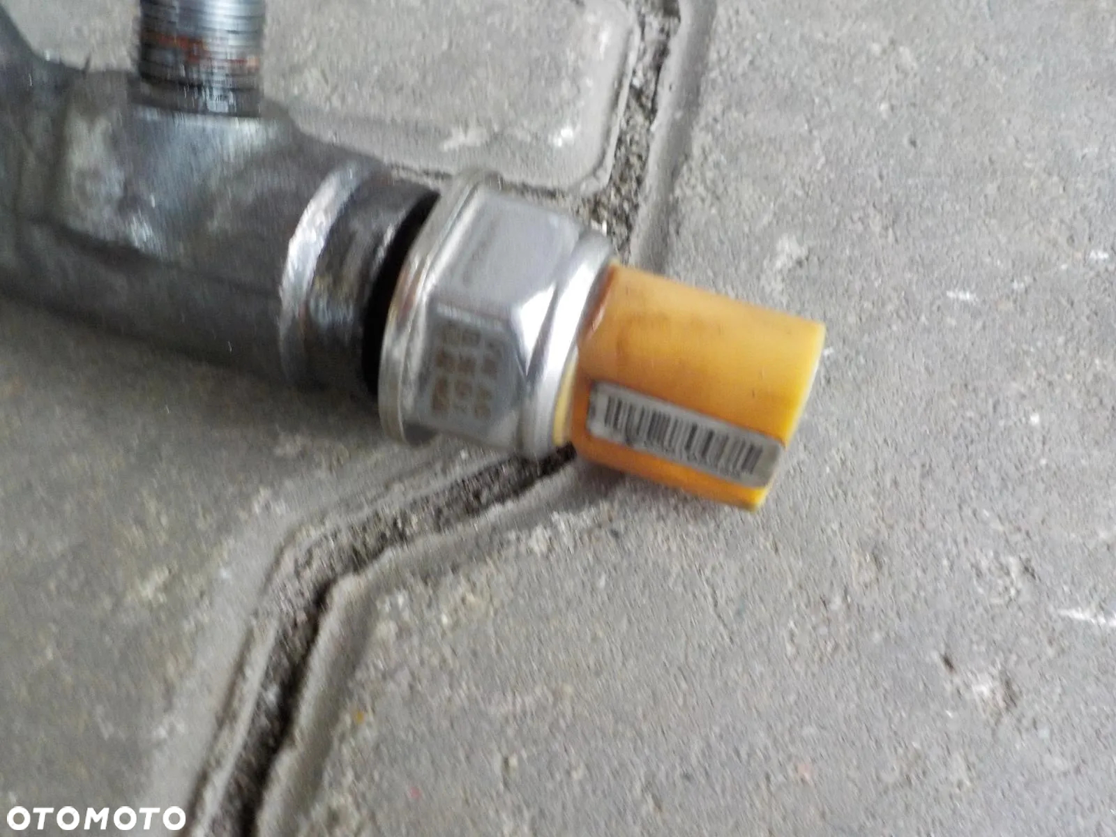 VW T5 2.0 TDI LISTWA SZYNA WTRYSKOWA CZUJNIK CIŚNIENIA - 3