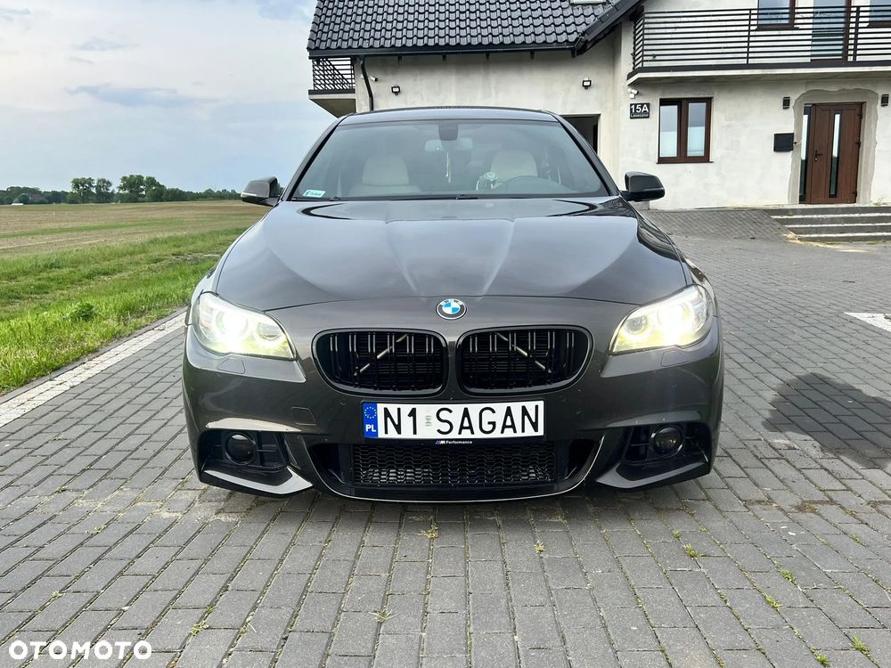 BMW Seria 5 528i xDrive - 9