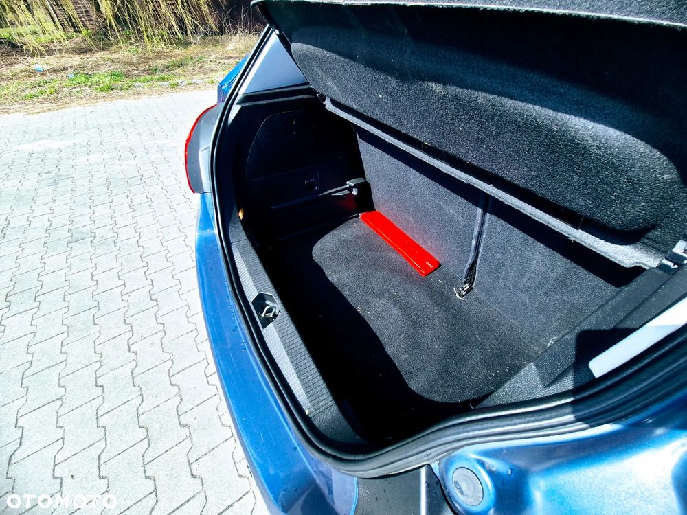 Opel Corsa 1.4 16V Innovation - 11