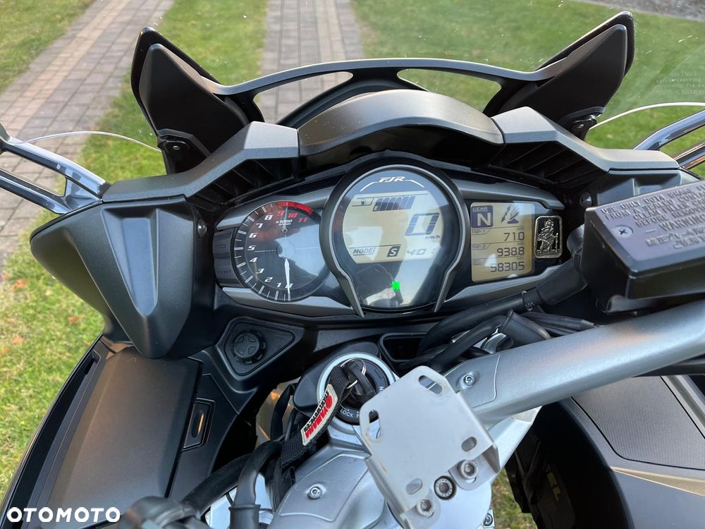 Yamaha FJR - 7