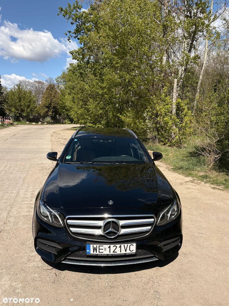 Mercedes-Benz Klasa E 200 4-Matic 9G-TRONIC - 2