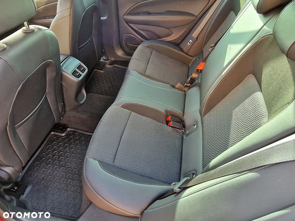 Opel Insignia 1.5 - 10