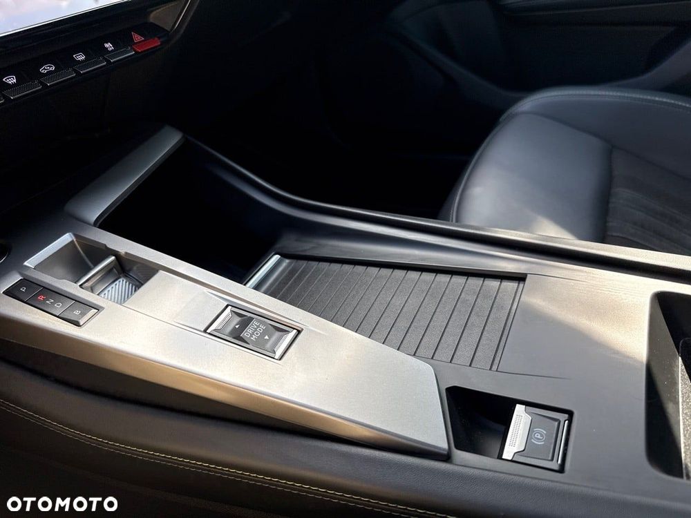 Peugeot 408 - 27