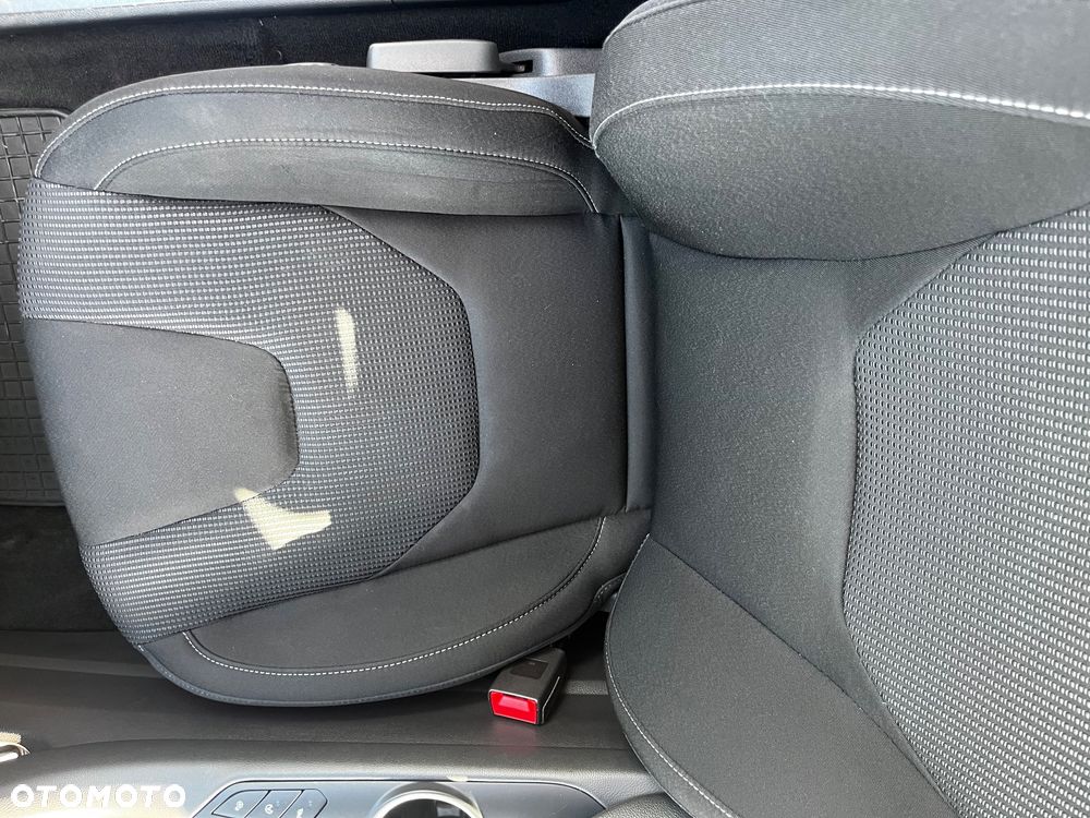 Ford Mondeo - 32