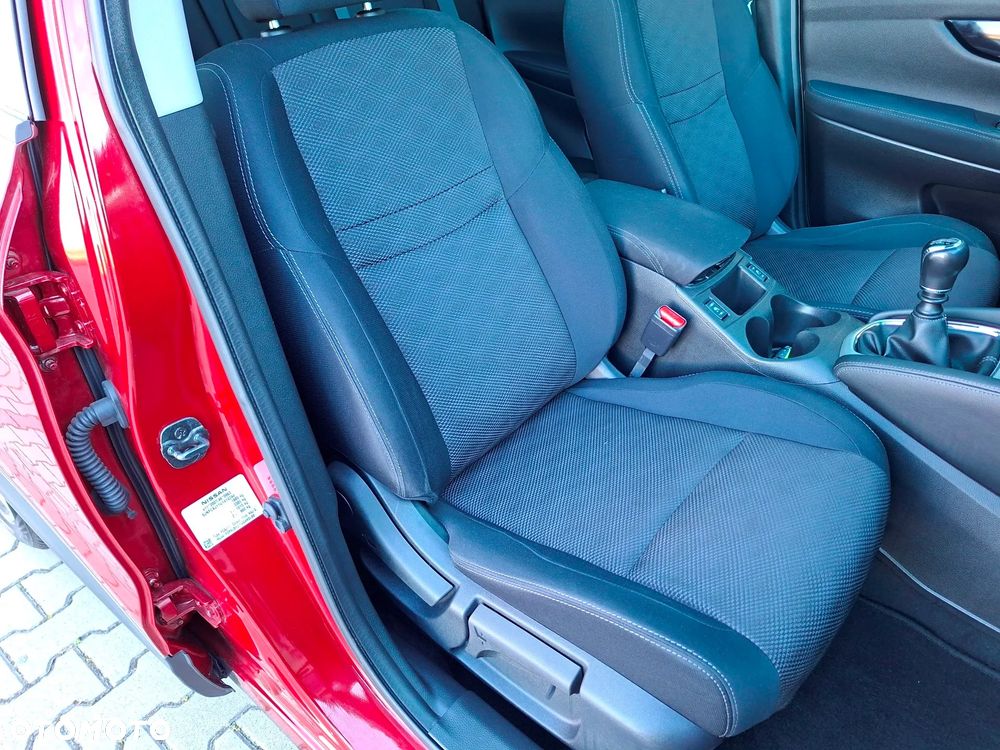 Nissan Qashqai 1.6 DIG-T N-Connecta - 24