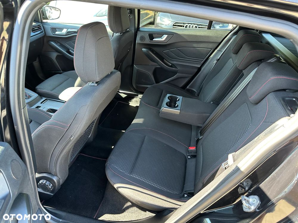 Ford Focus SW - 24