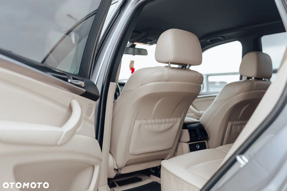 BMW X5 4.8i xDrive - 20