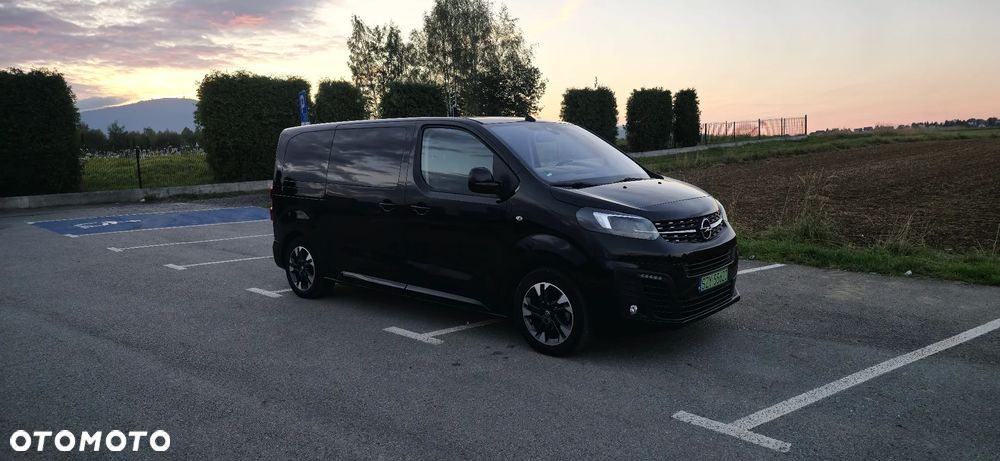 Opel Zafira 2023 photo 3