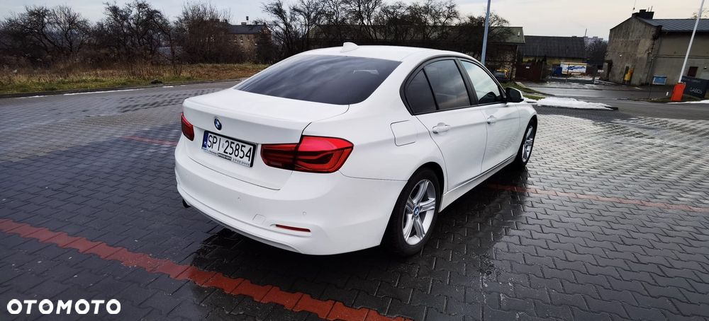BMW Seria 3 318d - 10