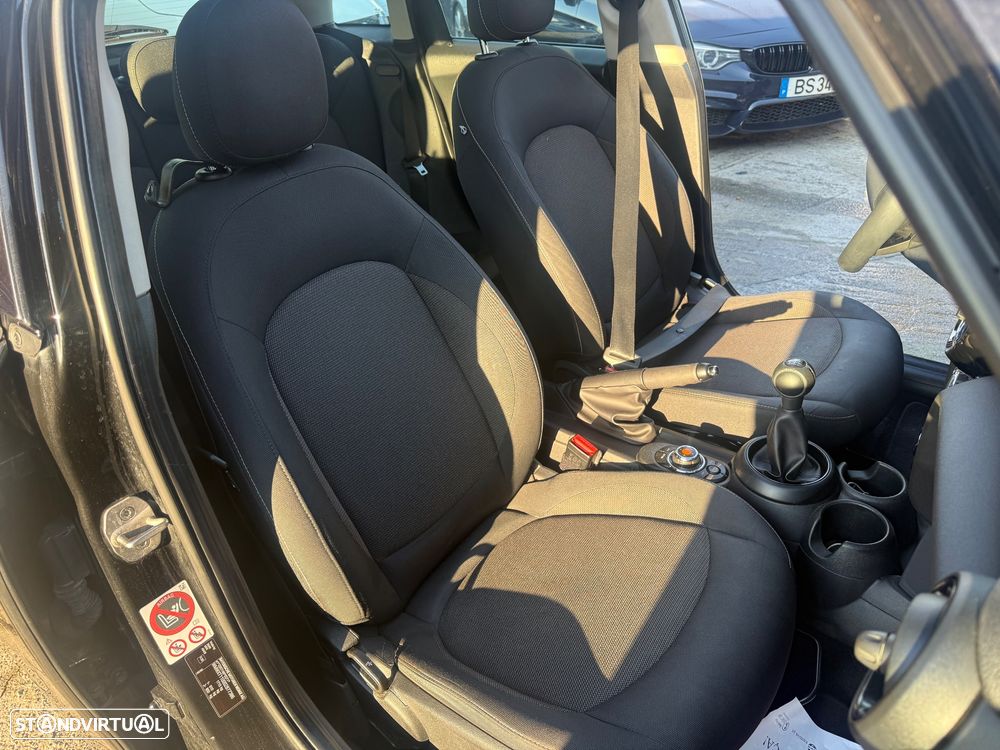 MINI 5 Portas Cooper D - 19