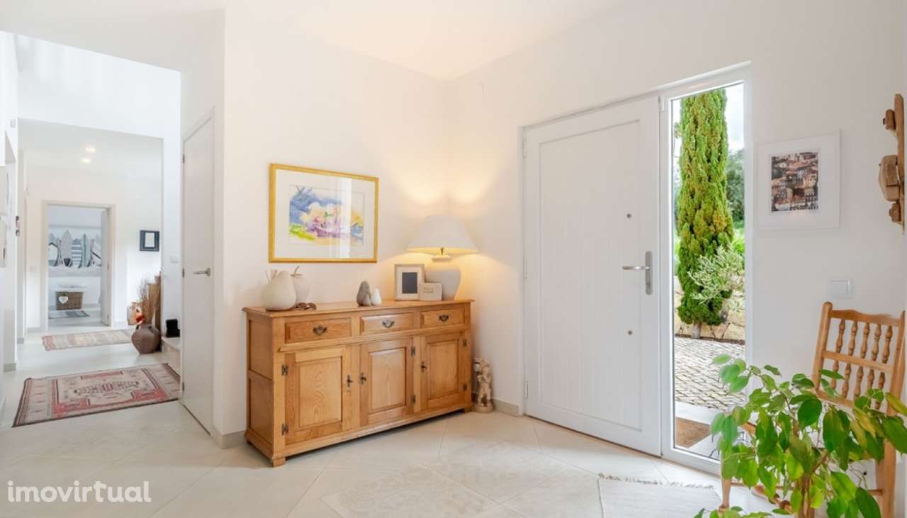 Luxuosa Moradia V3 com piscina, à venda em Loulé, Algarve - Grande imagem: 2/27