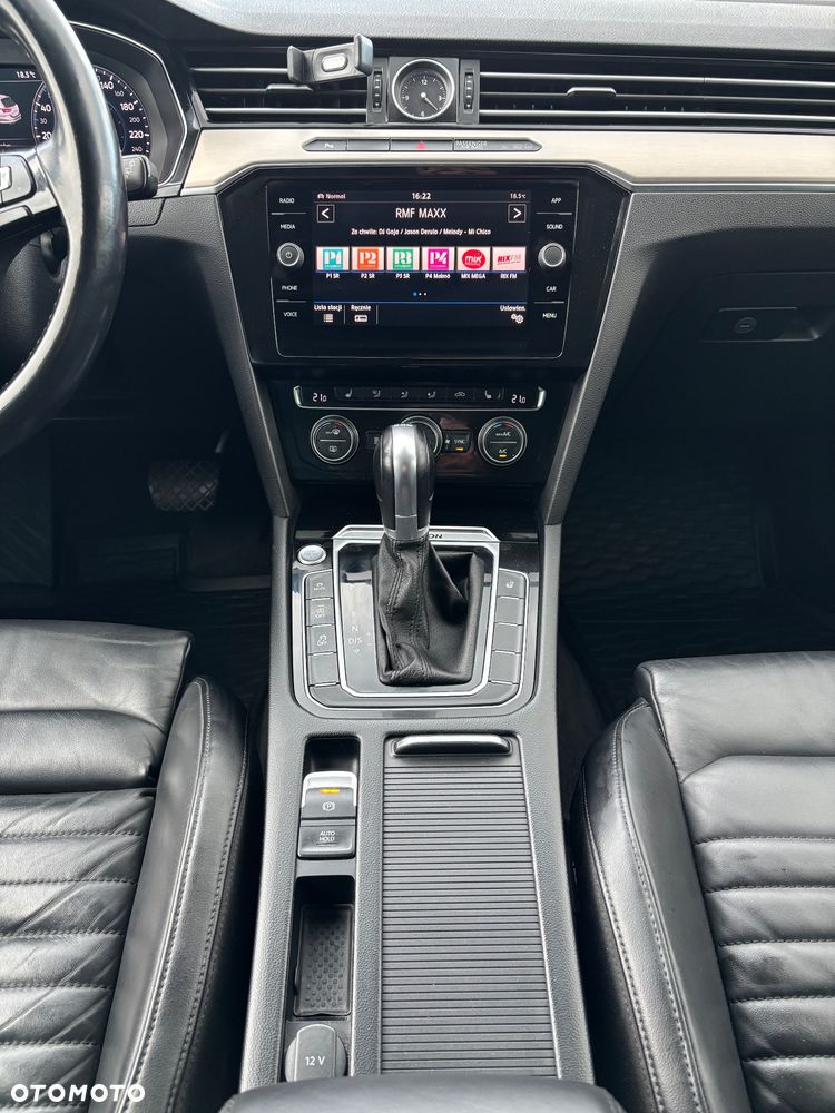 Volkswagen Passat - 14