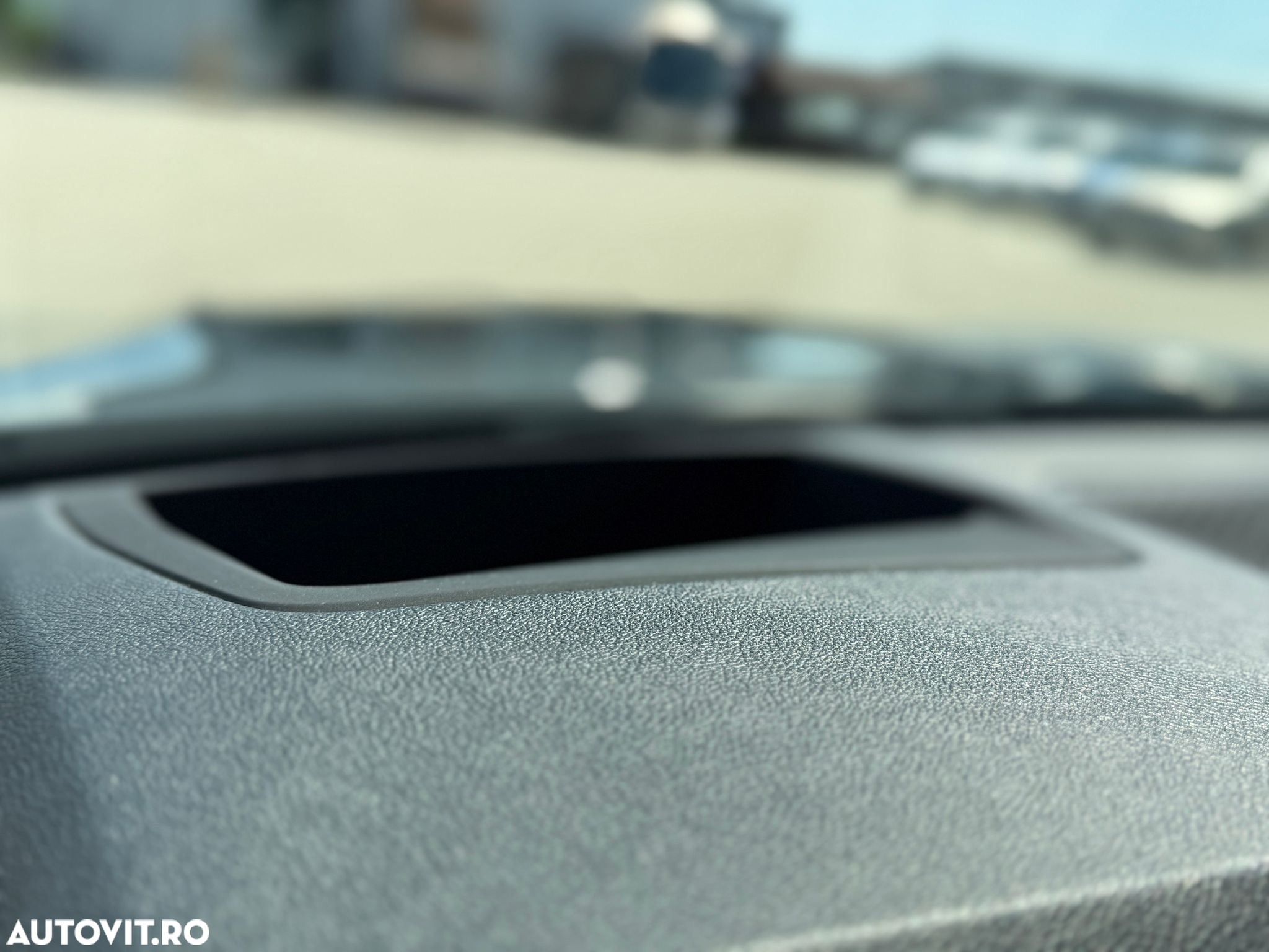 BMW Seria 3 318d Touring Aut. M Sport - 12