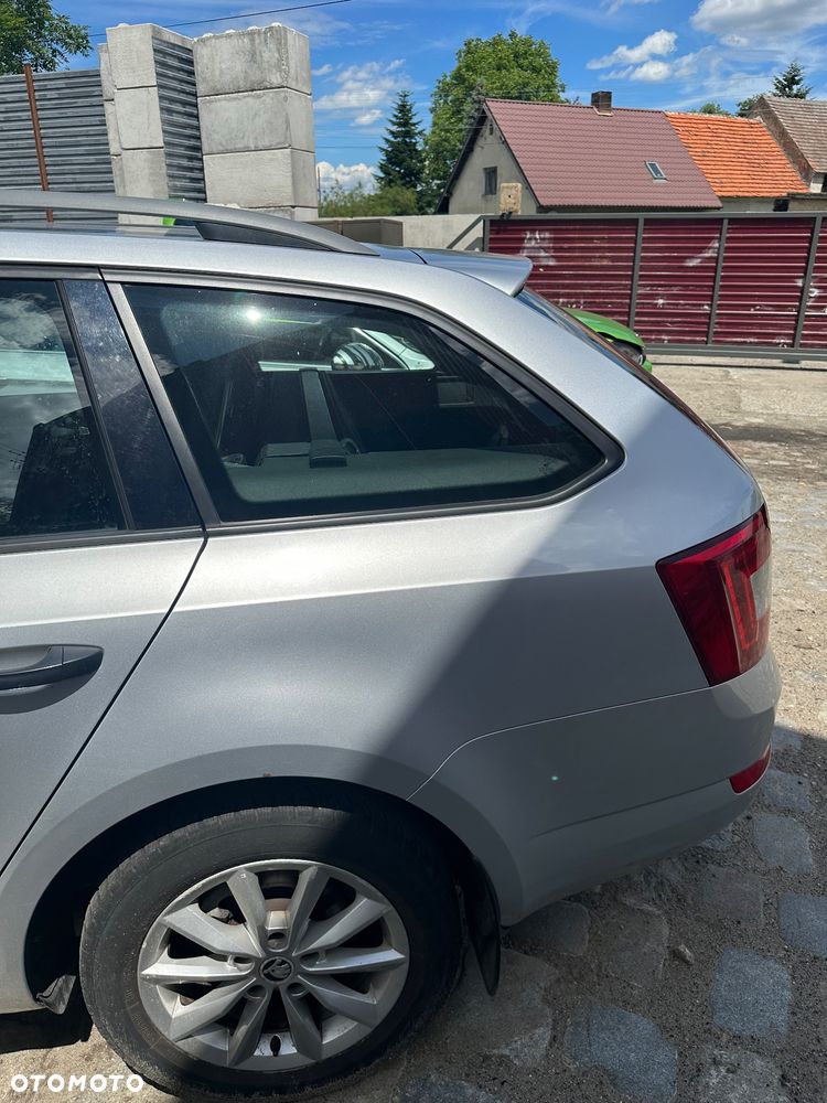 BŁOTNIK LEWY/PRAWY TYŁ SKODA OCTAVIA III LA7W - 1