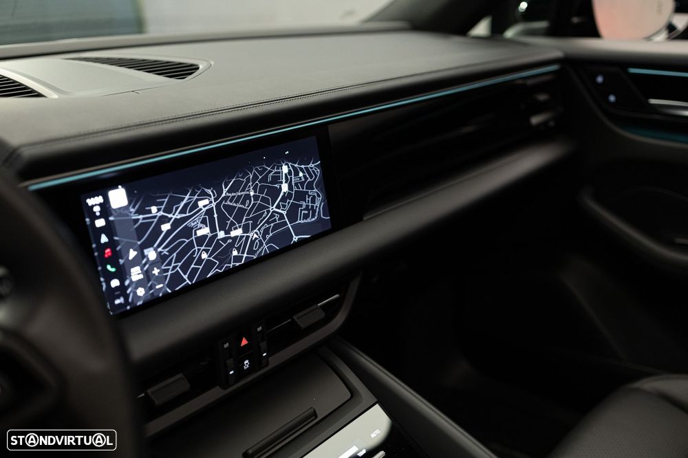 Porsche Macan Electric 4 - 13