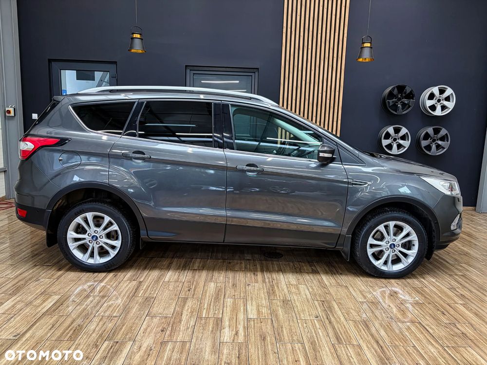 Ford Kuga 2.0 TDCi 2x4 Titanium - 6