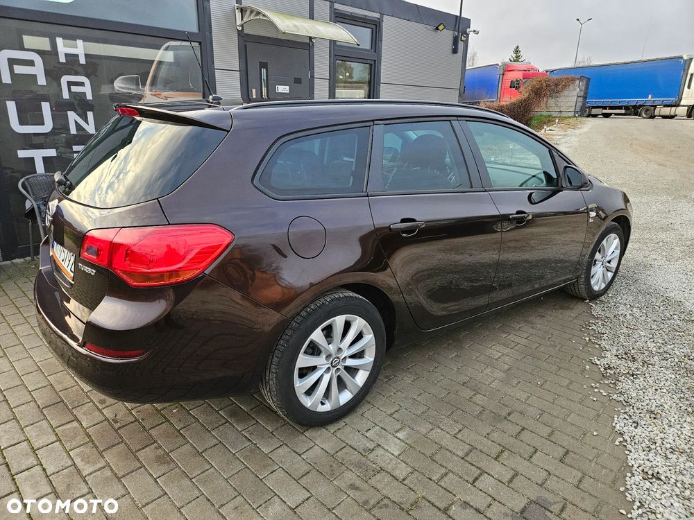 Opel Astra 1.4 Turbo 150 Jahre - 9
