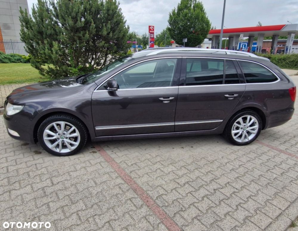 Skoda Superb 2.0 TDI DSG Comfort - 2