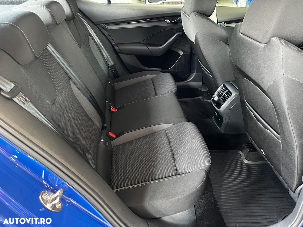 Skoda Octavia 2.0 TDI DSG Ambition - 28