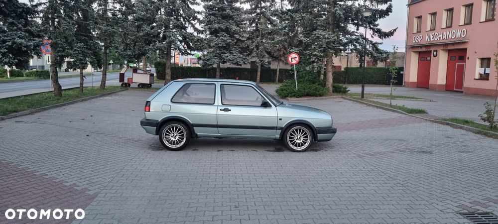 Volkswagen Golf - 20