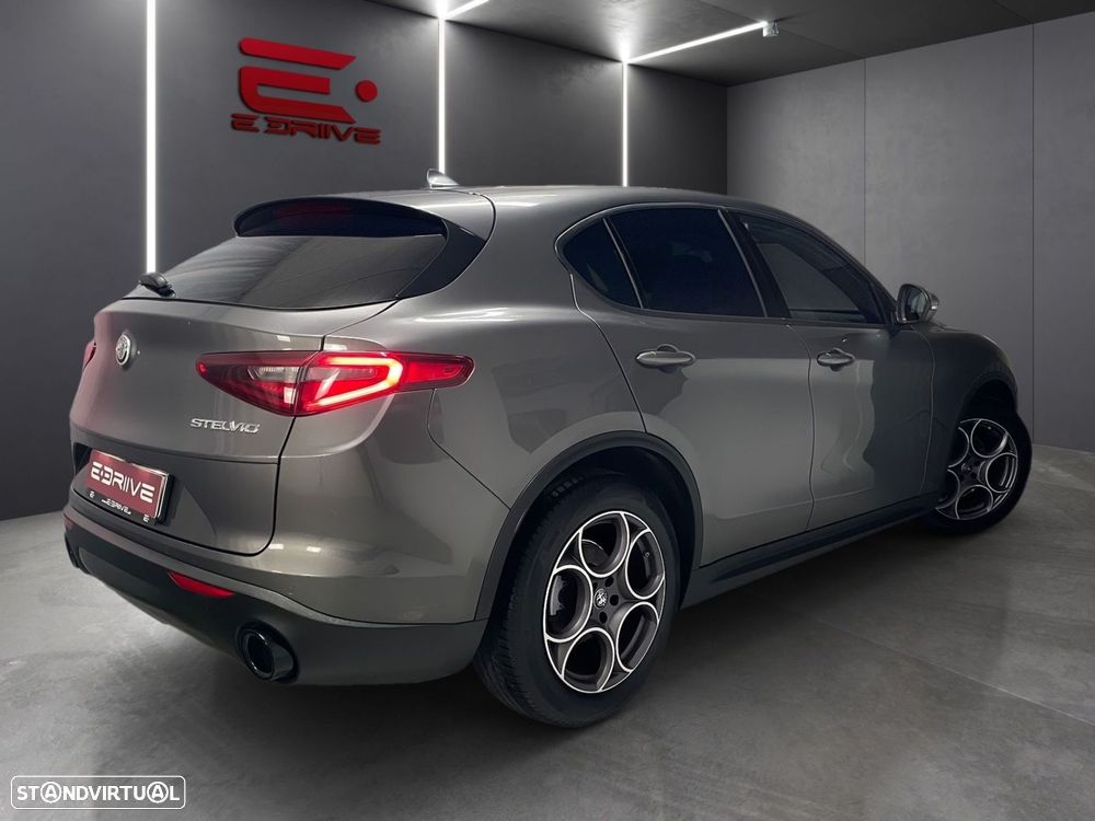 Alfa Romeo Stelvio 2.2 D Sprint AT8 - 7