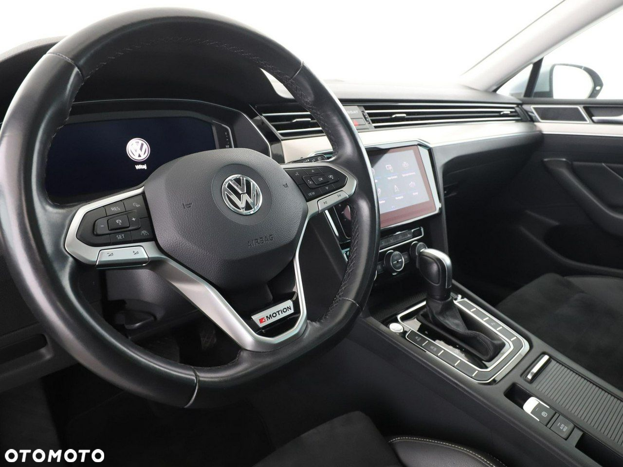 Volkswagen Passat Variant 2.0 TDI SCR 4Motion DSG Elegance - 14